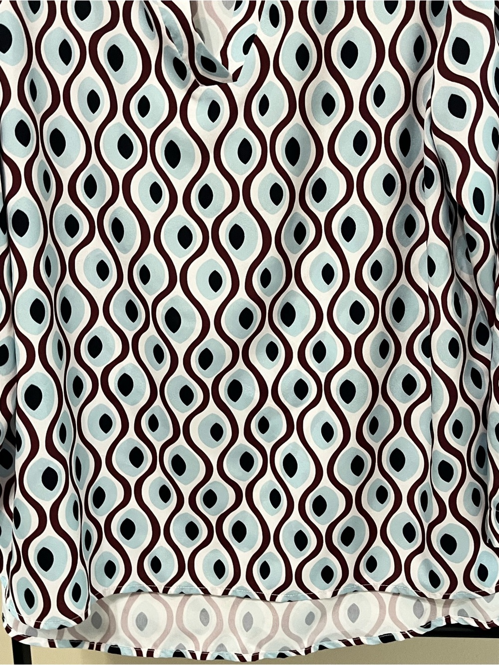 Women's Plus Siz Geometric V-Neck High/Low Tunic Blouse 2X - Picture 3 of 7